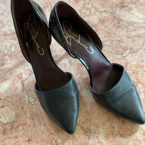 Stylish Report Signature leather pumps, size 6